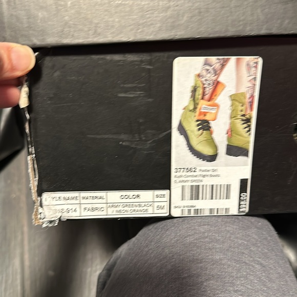 Dolls kill poster girl kush combat flight boot 5M preowned - Picture 5 of 15